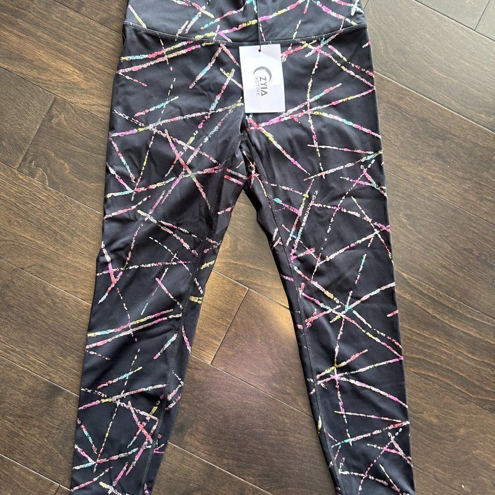 𝅺nwt Abstract HI-Rise 7/8 (24") Black with Multicolor - Size 6-8